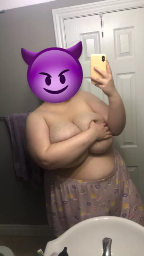 My arms getting tired 🥺 by chunkygalxo