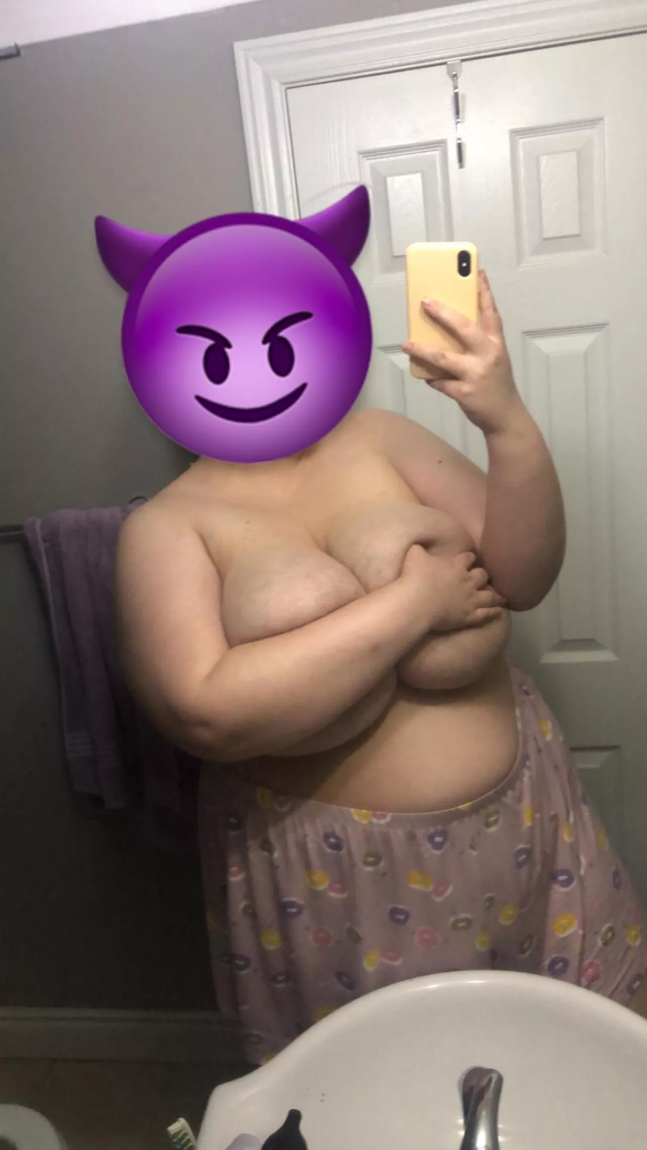 My arms getting tired 🥺 posted by chunkygalxo