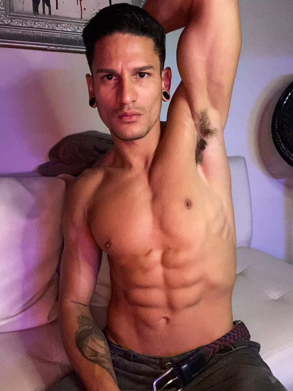 My gf shames me for body hair. Should I leave the hair anyway? posted by DarrenBi