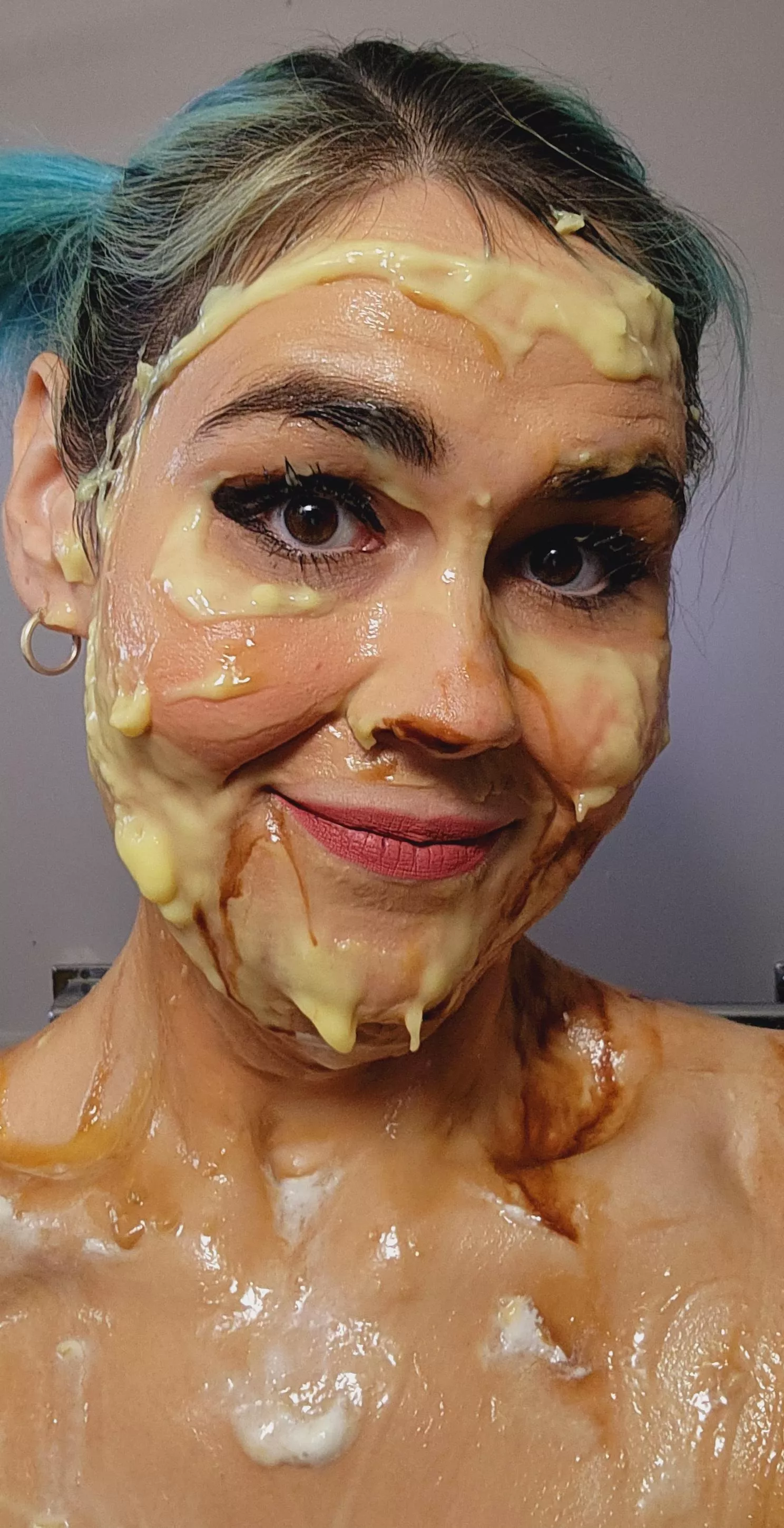 OC: After Splosh Glow! I made my first WAM along full length video. Are you ready to get messy with me? posted by OkFaithlessness9456