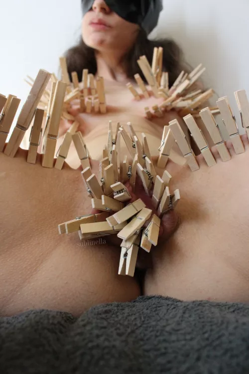 These wooden pegs are not that strong one by one, but this many is quite painful by sublinella