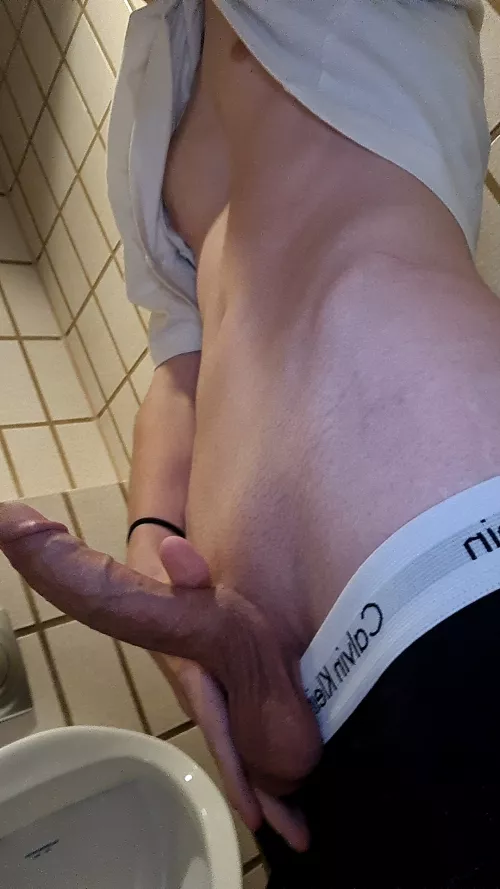 18 hard af at work by 18xannony