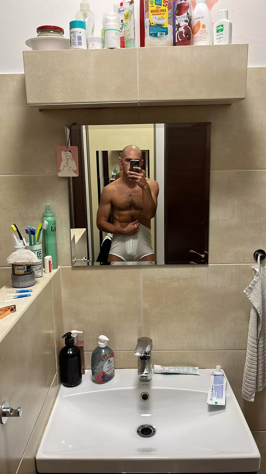 29 PE teacher here. Hairy, uncut W thick cck. Snap me: hurinko posted by paleozoikum