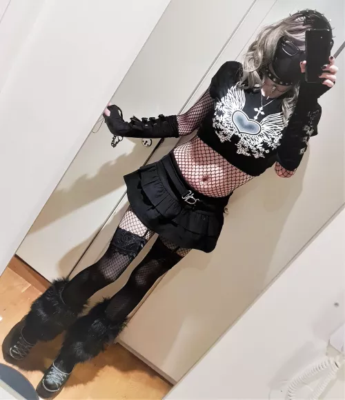 Average goth femboy ☠ by ShadowPrincessN7
