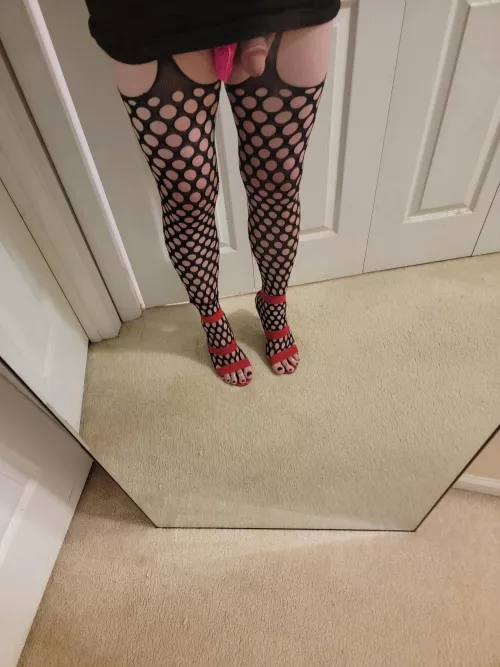 Cute Toes? by sweetfeet30127