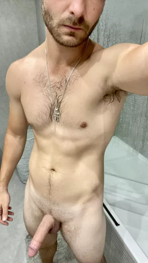 Fresh trim post shower semi of some good old Spanish cock by paradescarg