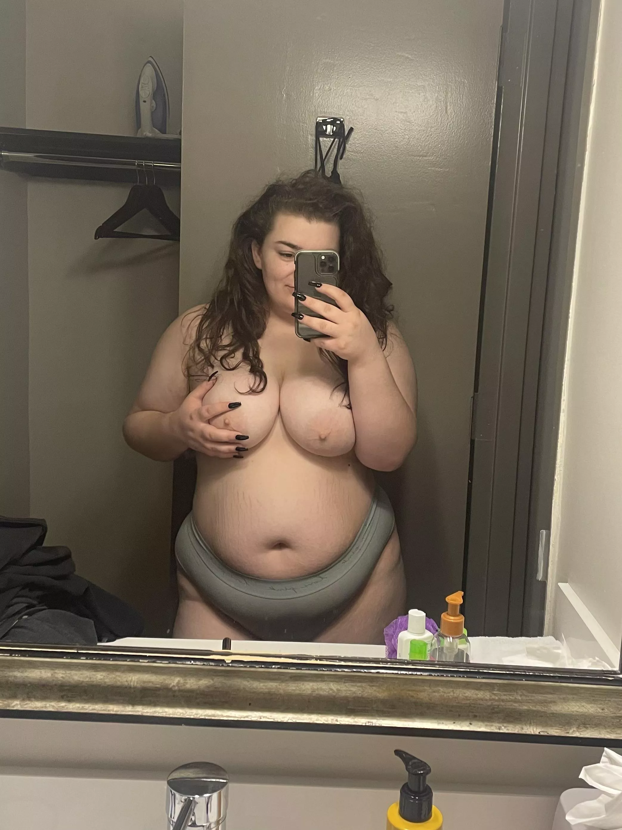 Good morning😘 posted by xprettylilslutx