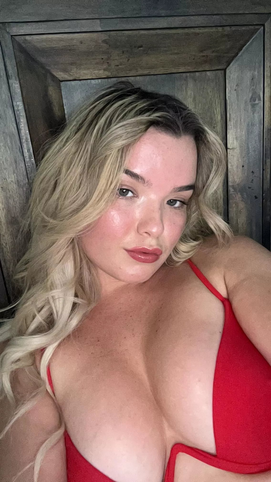 Heard you wanna date a cute blonde, hmu posted by cootlee