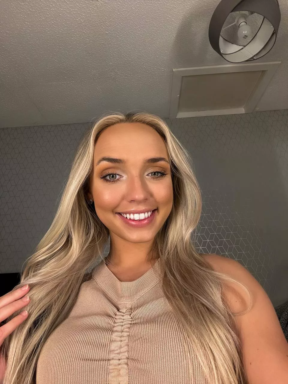 IUTR 🤎 posted by PotentialWelcome6766