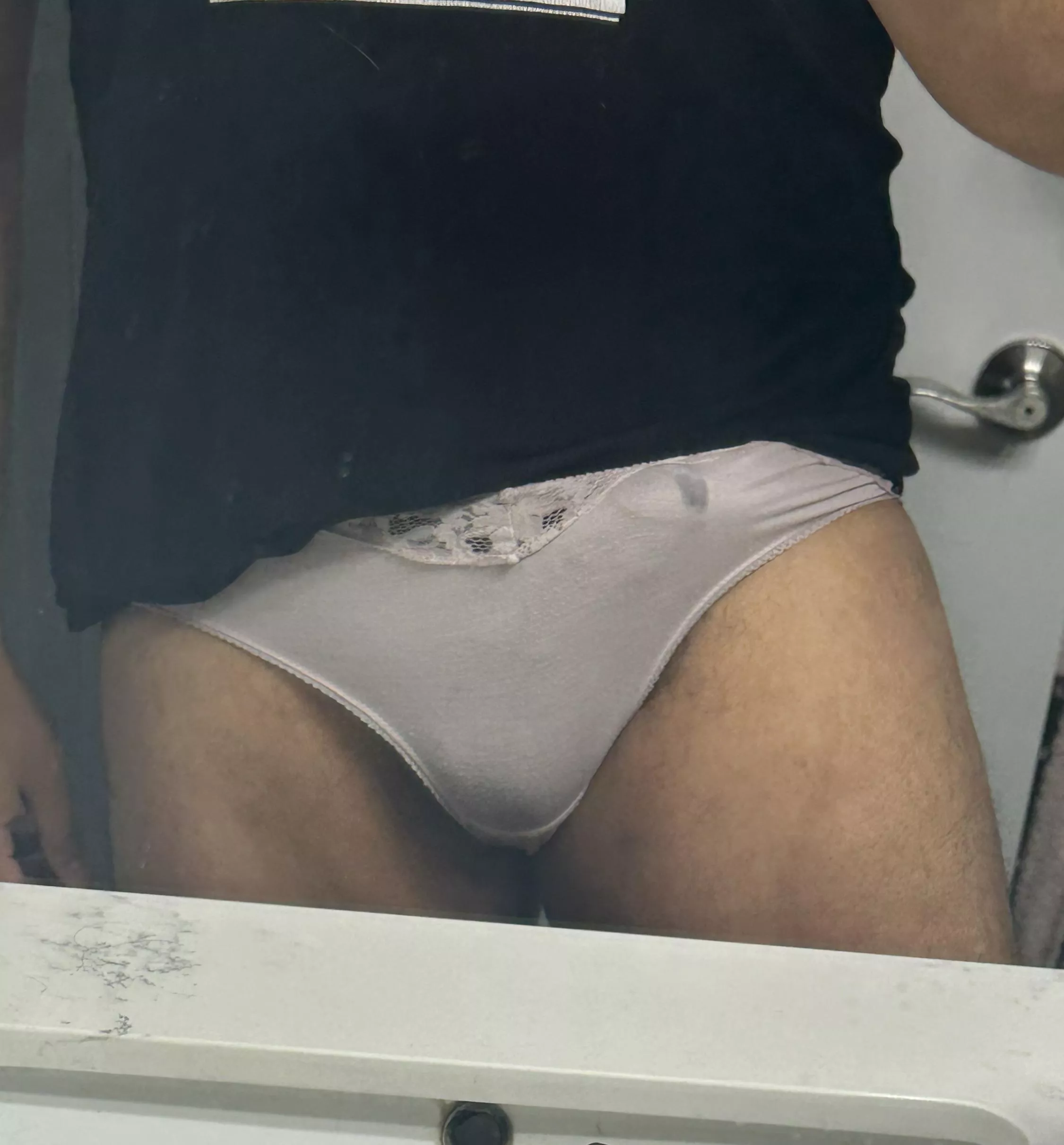 love the tight fit in my wife’s panties posted by ahosu19