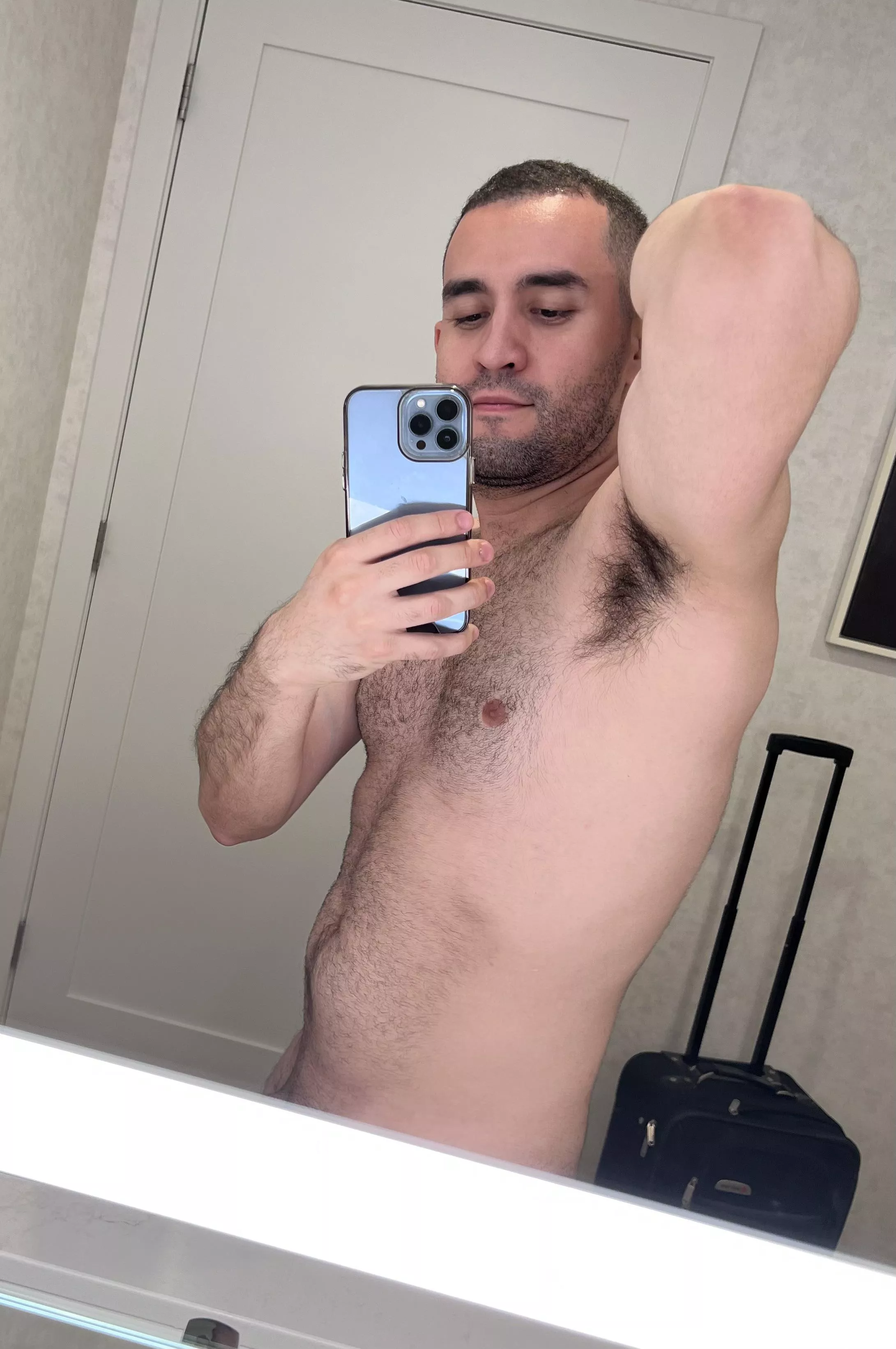 Obligatory hotel room pit pic posted by large_bookworm