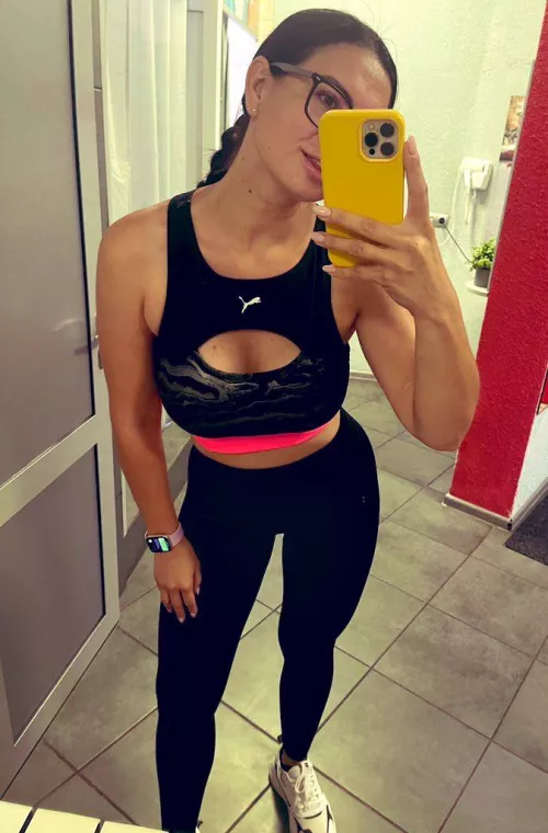 Presenting the stylish black gym attire by Fit_Flower9710