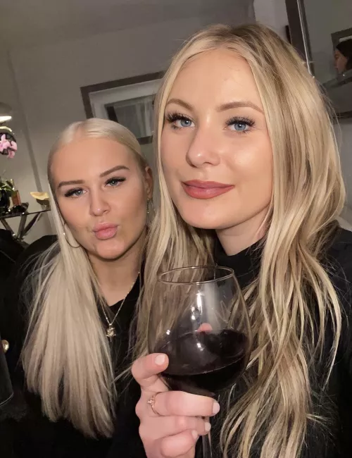 Two, for one! by AmazingDDs