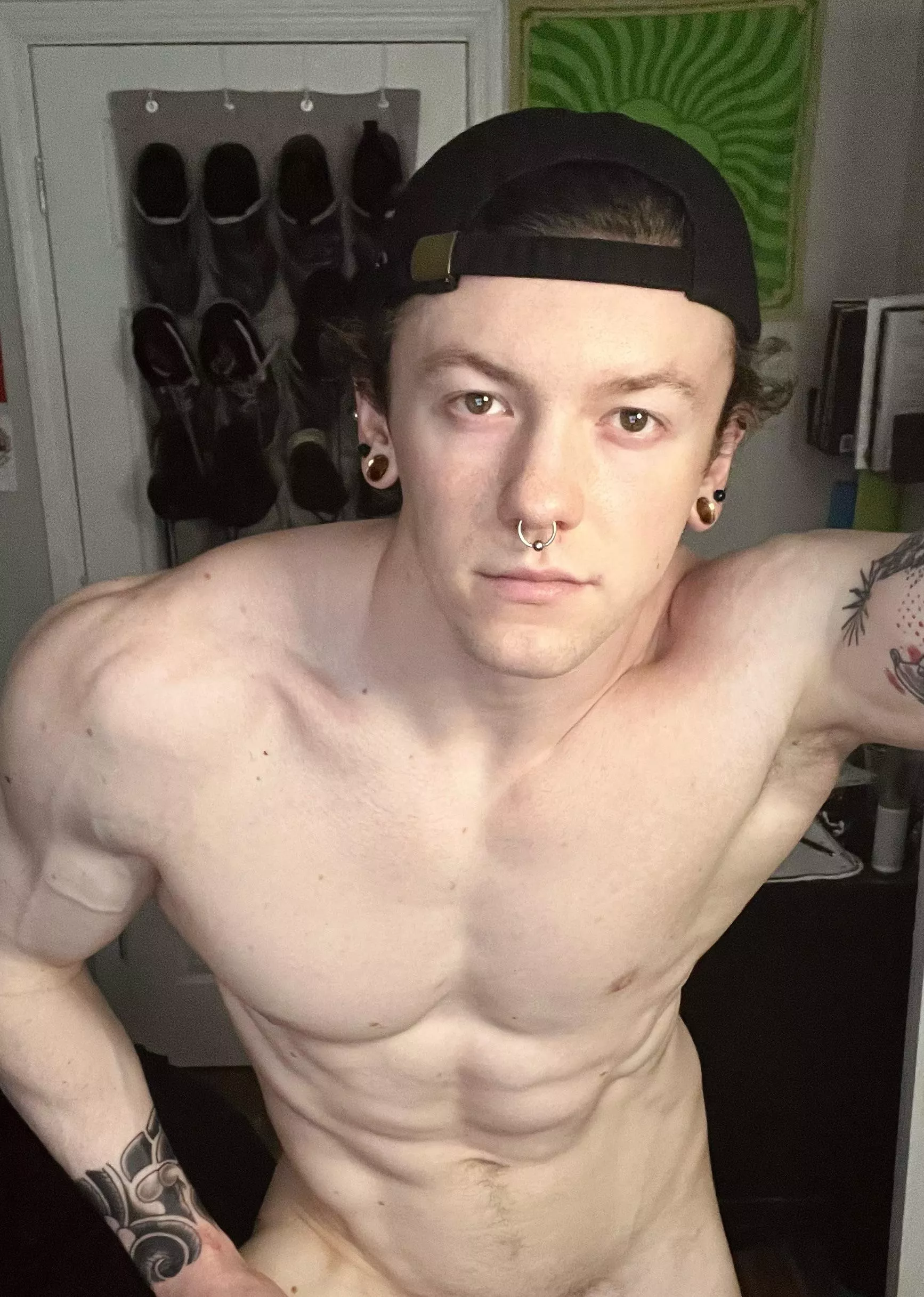 Who wants some head 🤔🤤 posted by sadandhydrated_97