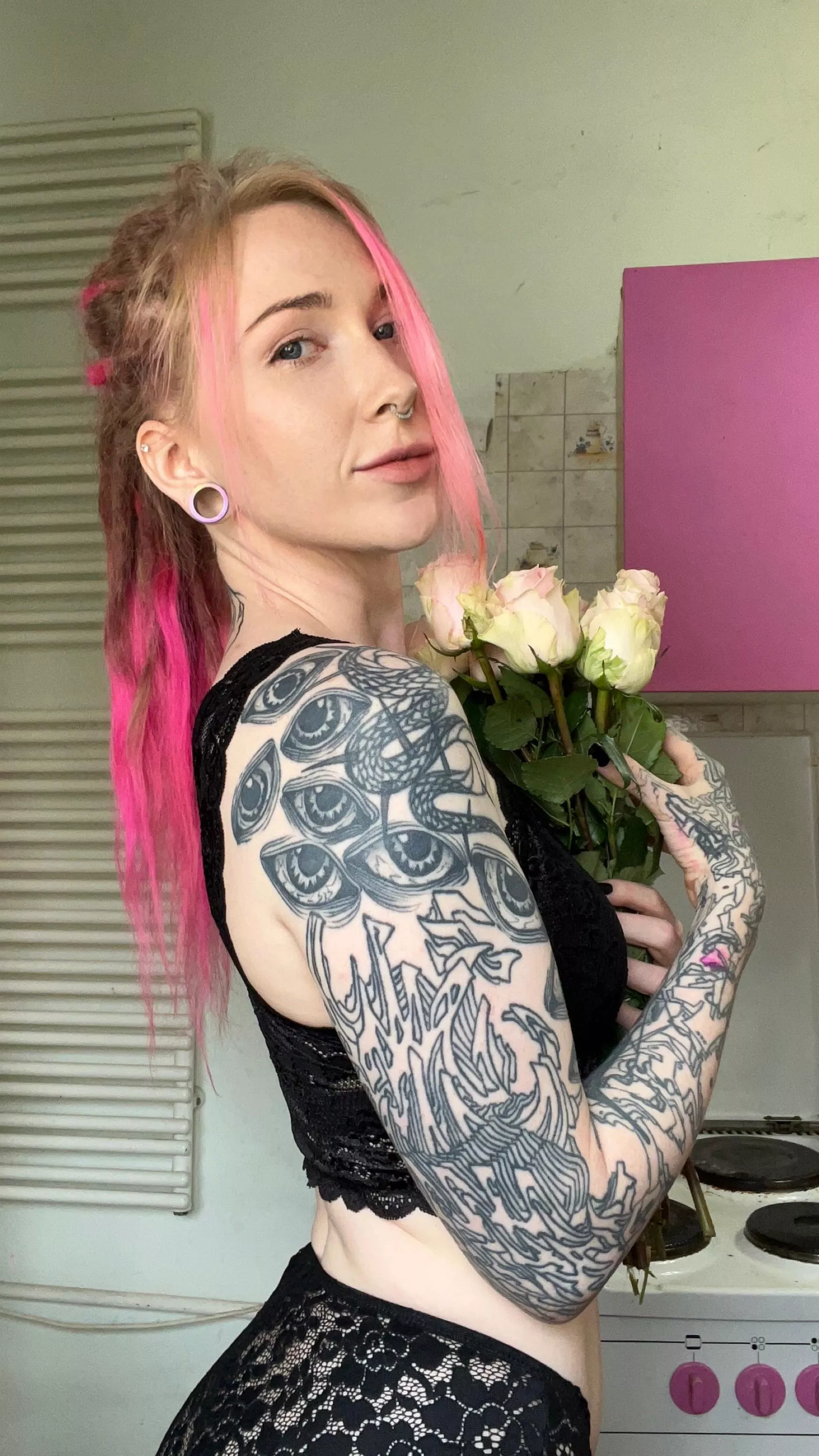 would u jerk off to my nudes if i send you some ? posted by Kizsler