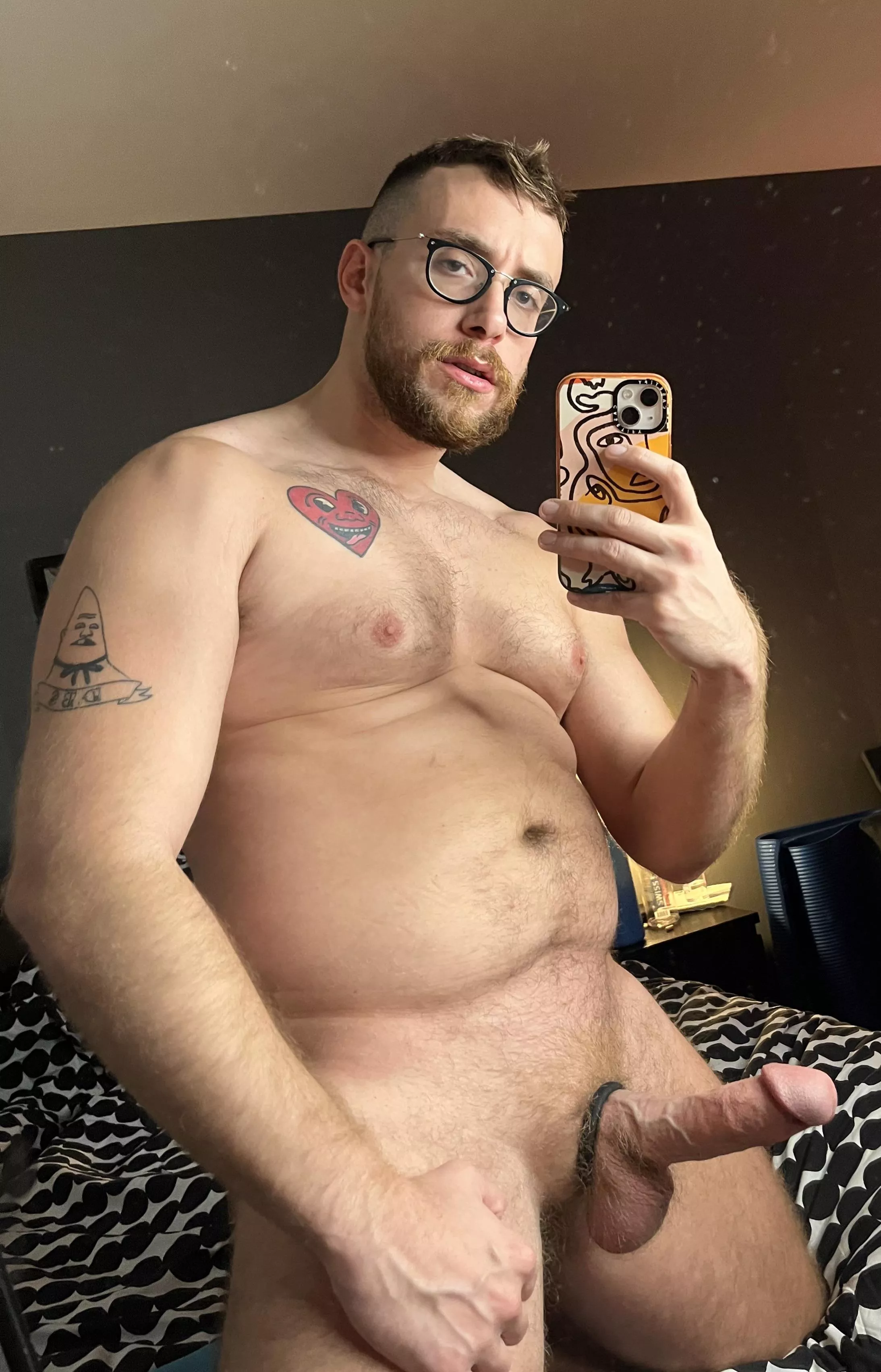 Would you bottom for this 6’0 top with an 8 inch dick and a dad bod ? 😈 posted by Gabs0n