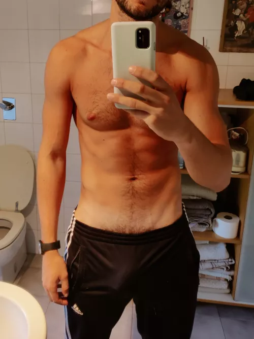 About to go to the gym... Do you think they will notice ? by follimarco92