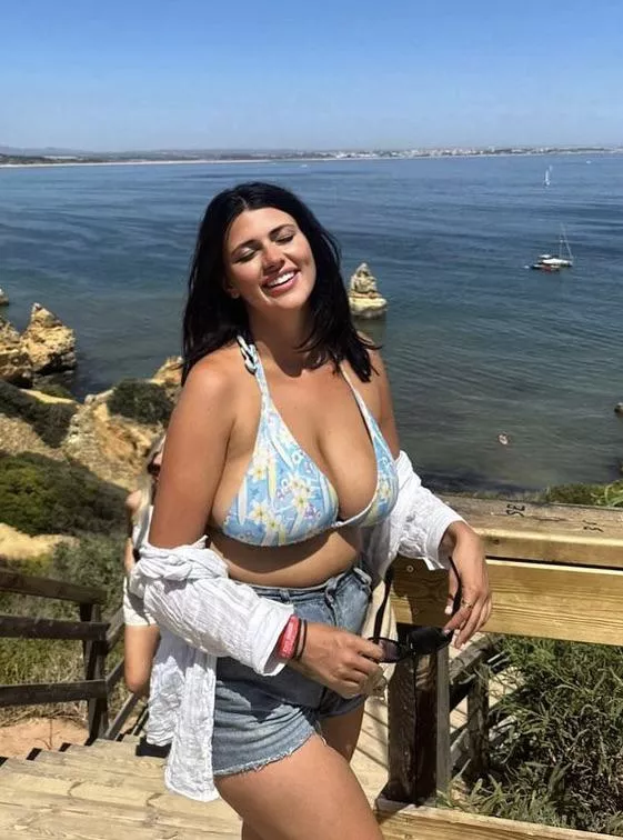 Cute smile posted by moonlightLP