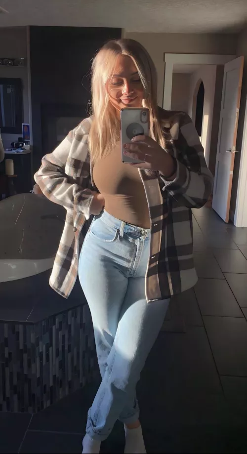 Golden girl. by AmazingDDs