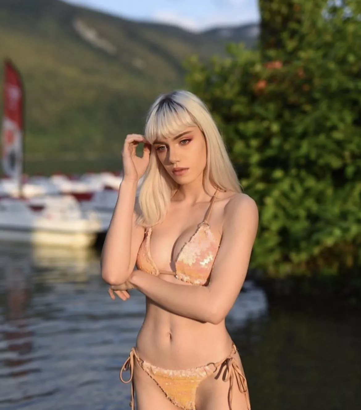 I’m very cute on this photo posted by JulieHurricassy