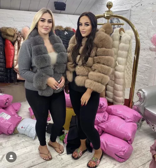 Left or right? by OFB32