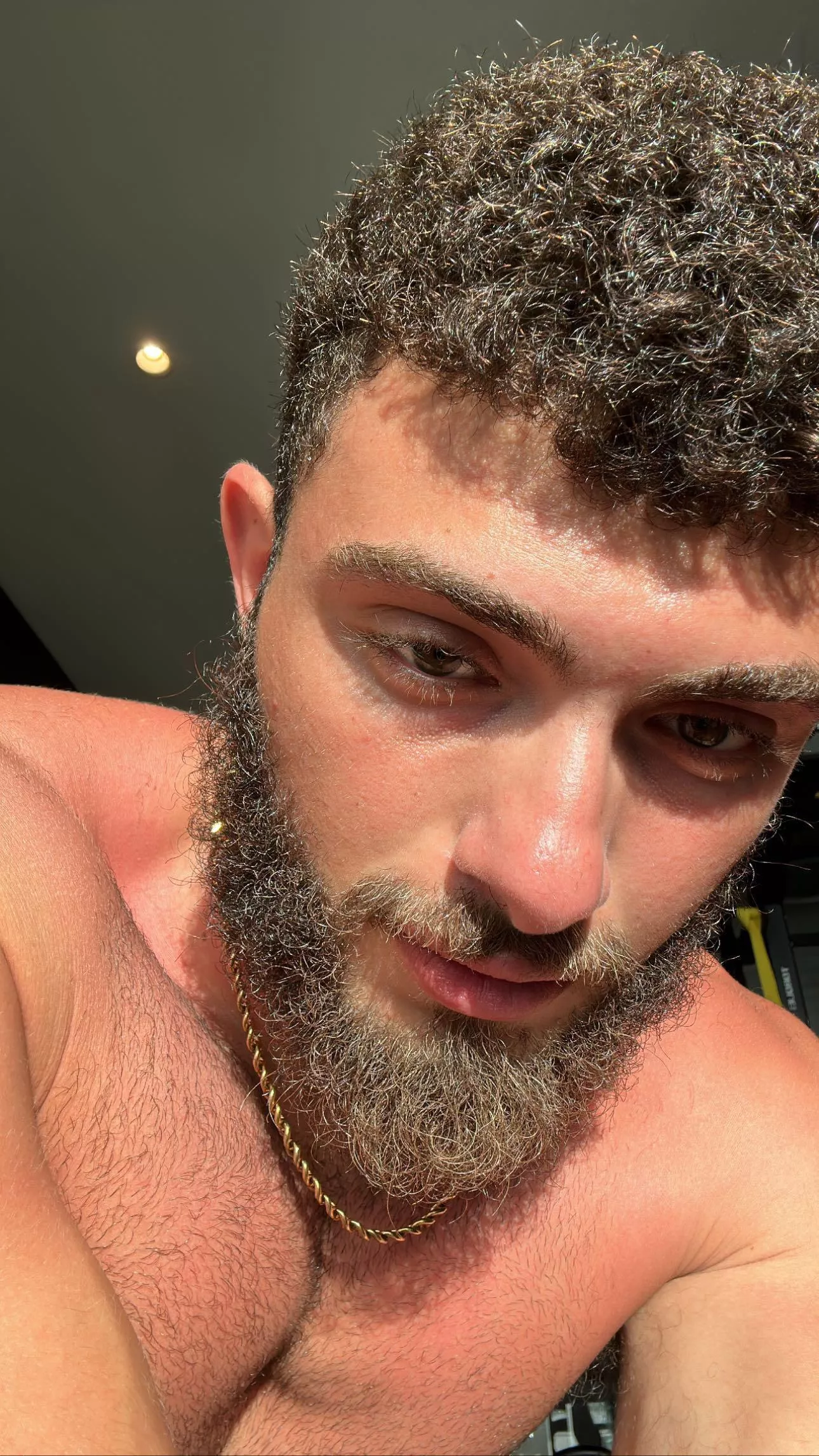 Lonely Friday afternoon posted by Mojojo1252