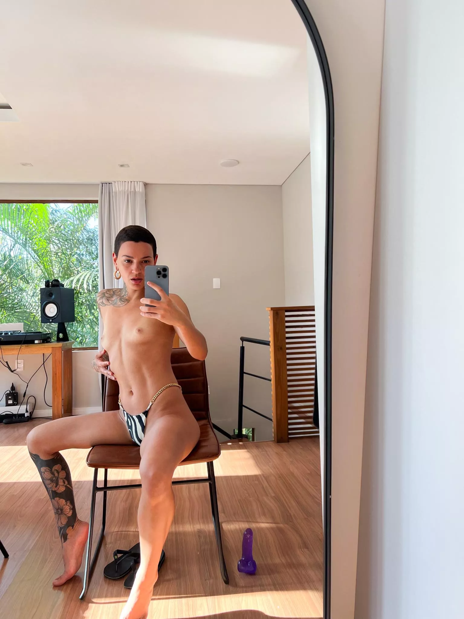 Looking for someone to test my new chair posted by Salyxnoa