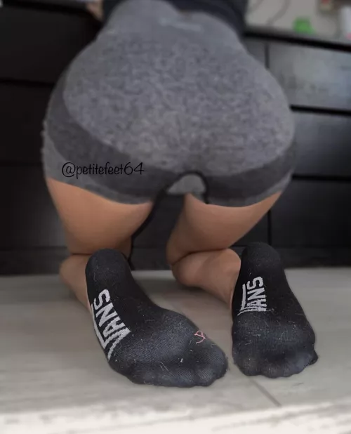 One sniff of my yummy socks and you’ll be hypnotized 😵‍💫 by petitefeet64