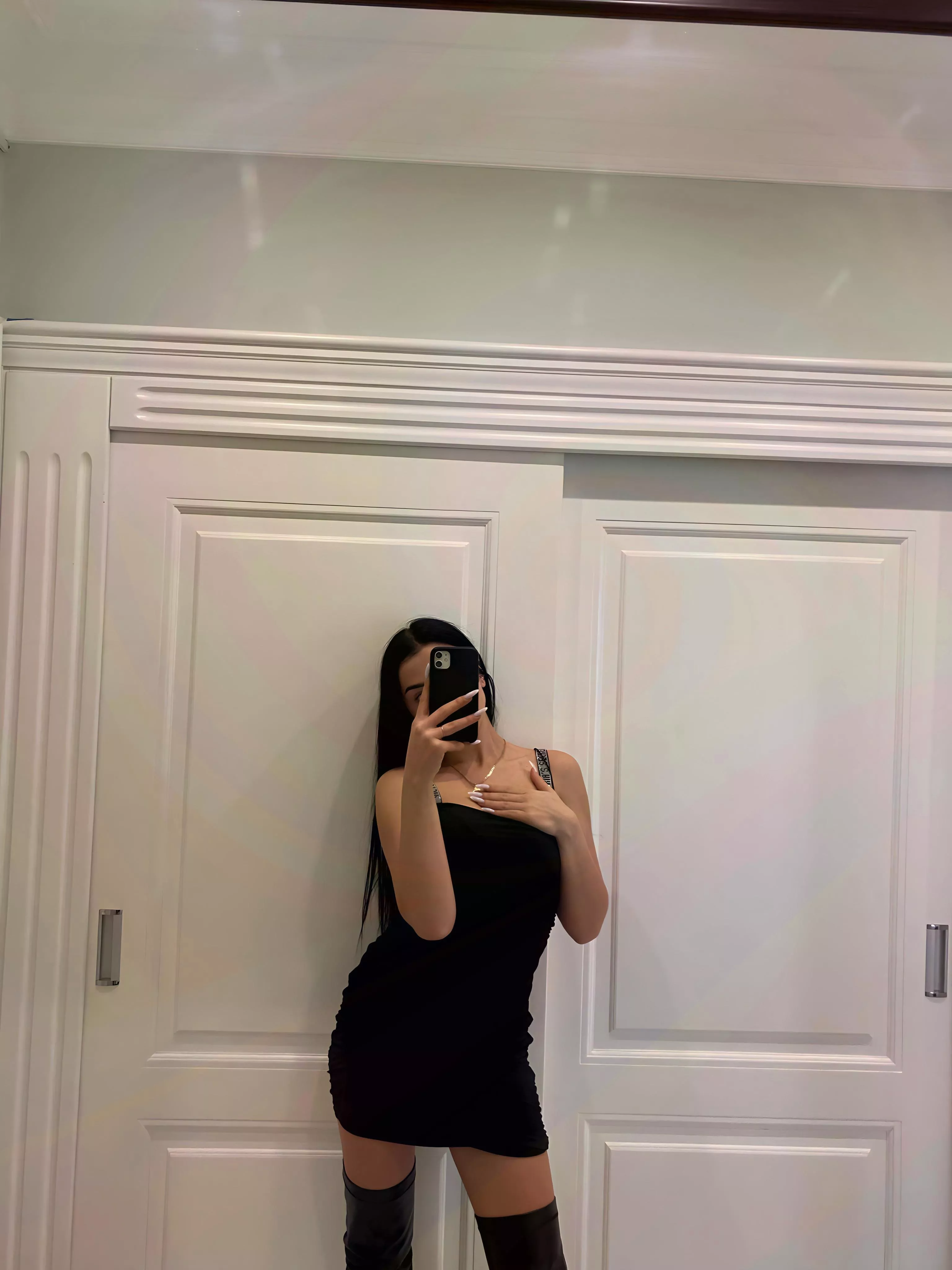 Only 18 yo but sharing my nudes with anyone is literally my hobby ;) posted by Time-Percentage2600