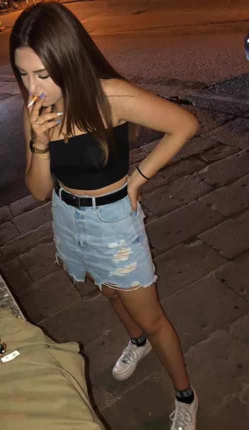 Outside the club by darkpoetries