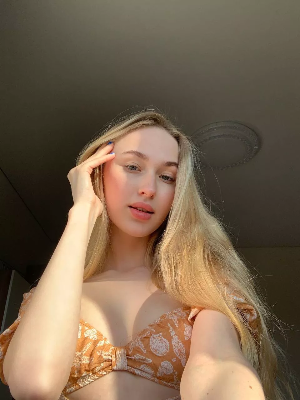 Pale and beauty [F] posted by lubojw