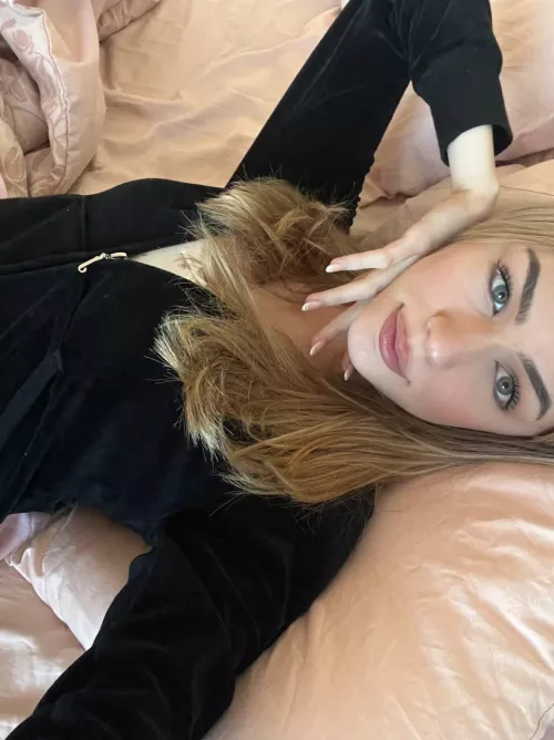 Read my shirt closely…😉 by doll_eyesblue