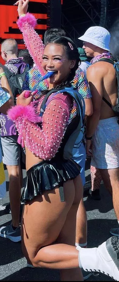 Slim thicc cutie posted by Low-Day1071