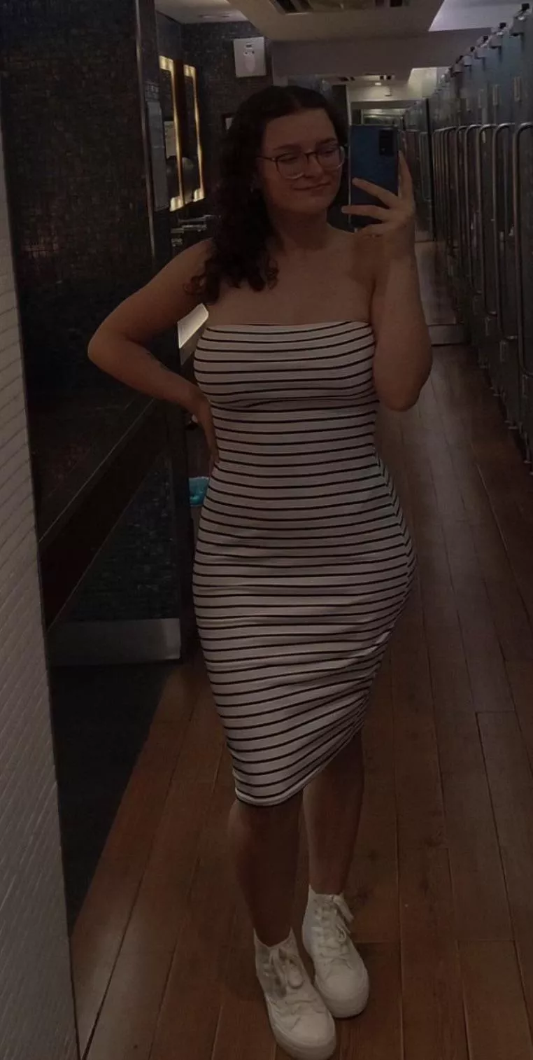 Tight Dress posted by Bobbyloveboobss