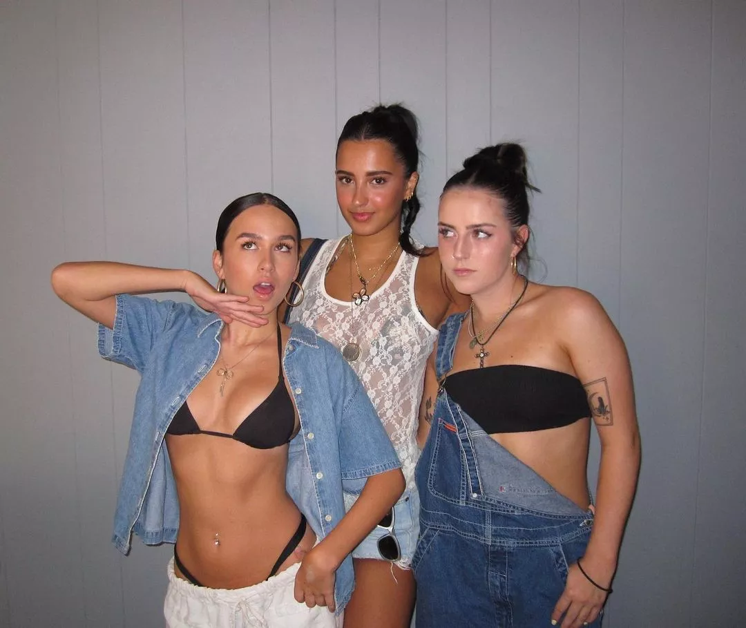 Which one posted by dogsnolegs2