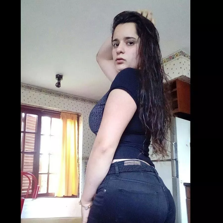 wife and mother of two children .. a woman very thirsty for milk posted by AphroditaOnly