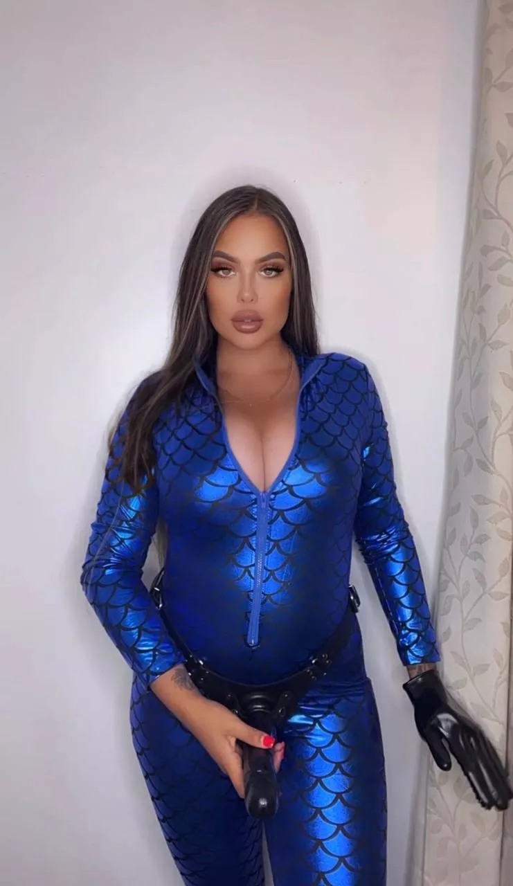 Will you let mommy play with your holes, sweety? [F] posted by Robyn_inked