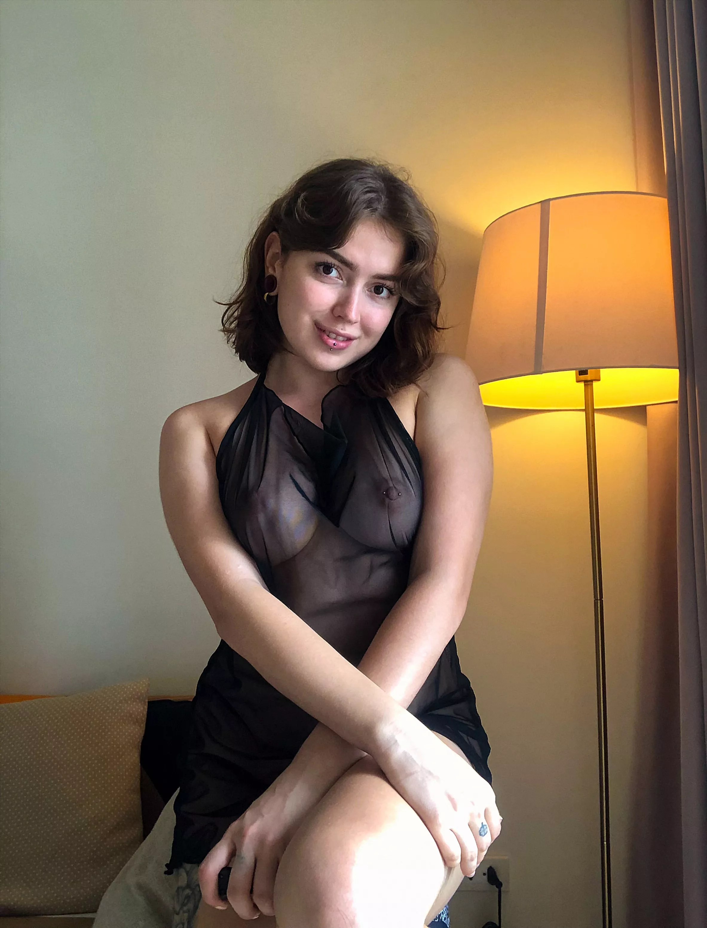 would u fuck me if i was your room mate? posted by macabre_feedback