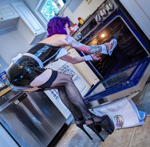 Your brownies will be done soon sir! by Bajun_Marusya