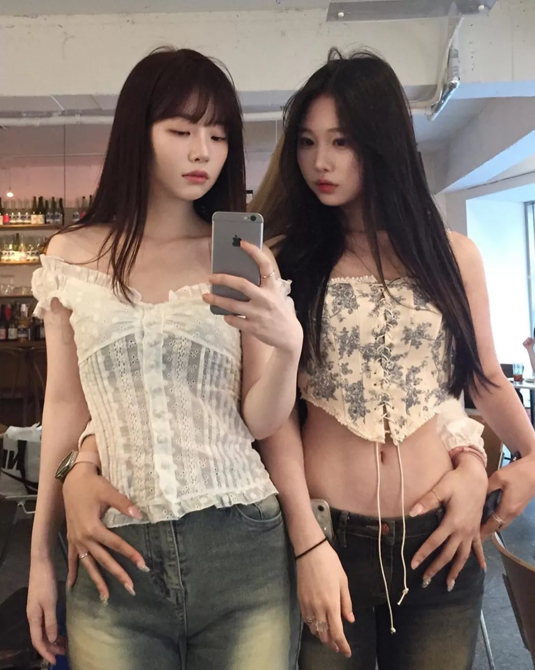 2 cuties posted by prettychangepretty