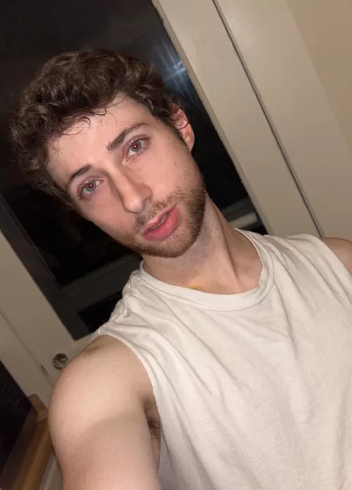 Been single a year now, not by choice… when’s it gonna be my turn??😮‍💨 by lardy_dar