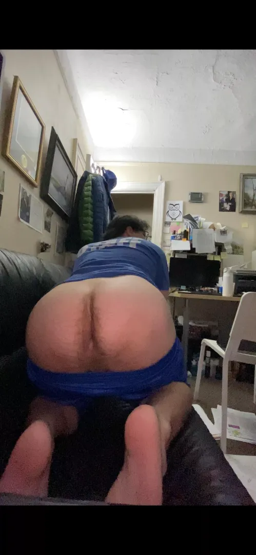 Bent over showing my hole 👀 posted by chrislongxxx