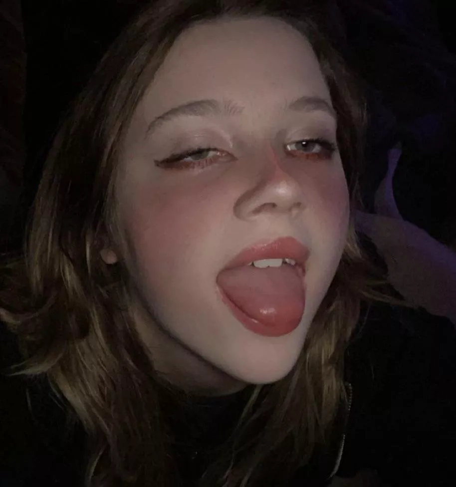 Come nut all over this pretty face 🫶💦 posted by InflationLong7243