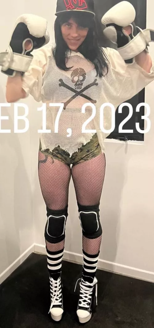 Fuck Billie is so hot!!!!🤤🤤 by BigAndSmall13