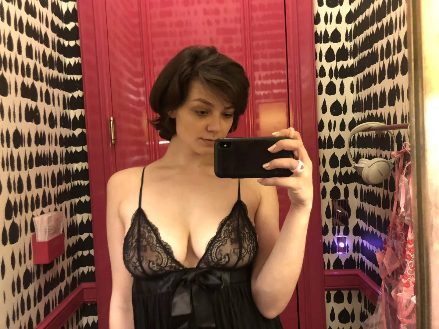 hi :) first time posting here! went to vs today. posted by ShiftAccomplished579