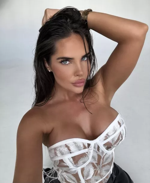 hold my hair back while my baby blue eyes look up at you by 2Independent_Peanut1