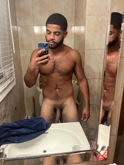 How’s my tan ? by BookkeeperCareful674