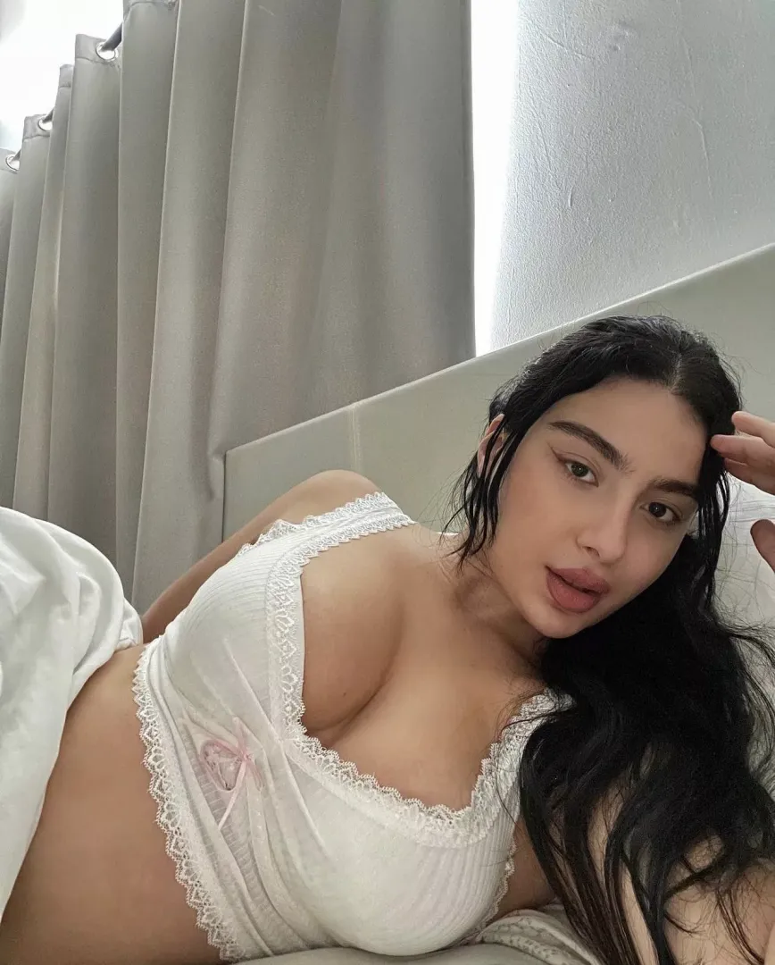 I love my big natural bouncy tits posted by caramelcutie1