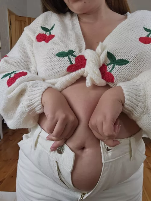 I won't button these trousers 🥵🥵 by cutiedonutpl