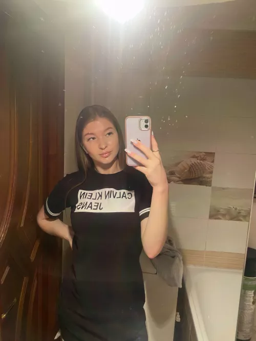 I'm at work right now so to cure the bordem here's a nude 🥰 by No_Gazelle8999